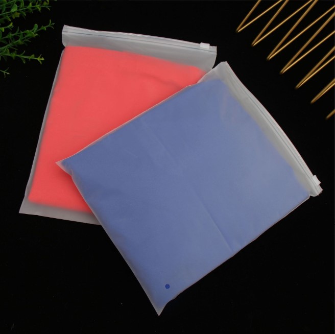 Wholesale Custom logo Frosted Plastic bag Clothes Zip Lock Self Sealing Bag Clothing Packaging Frosted Zipper Bags